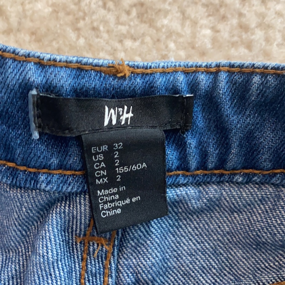 H&M Denim Shorts - Picture 4 of 4